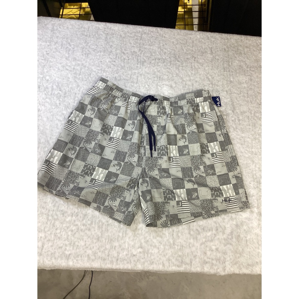 Huk Mens Grey Patchwork Fishing Shorts 5.5 Inch Inseam XL New With Tags